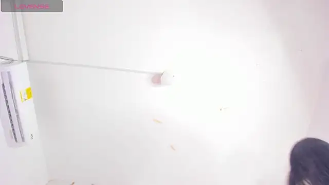 aggy castel online show from April 10, 2:22 pm