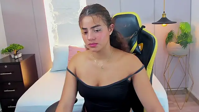 yaya23x online show from March 13, 7:06 pm