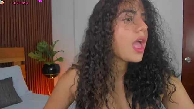 yaya23x online show from October 17, 2:30 pm