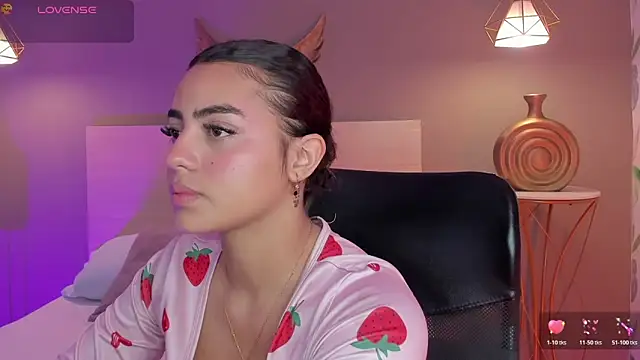 yaya23x online show from June 3, 1:36 pm