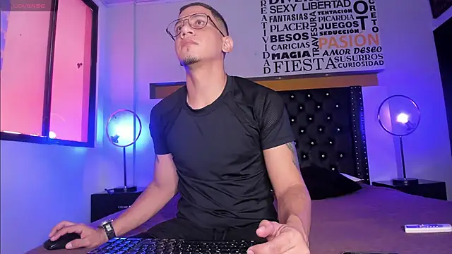 JoshMillerr  online show from March 9, 7:37 pm