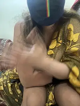 HoneyBearCpl online show from December 29, 7:32 pm