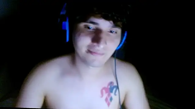 Snapshot of Charley_quin chatting on April 17, 11:52 pm Charley quin online show from April 17, 11:52 pm