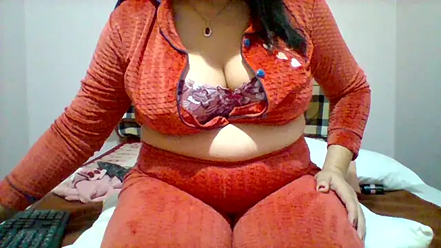 Snapshot of spicy_loulou chatting on December 13, 8:26 pm spicy loulou online show from December 13, 8:26 pm