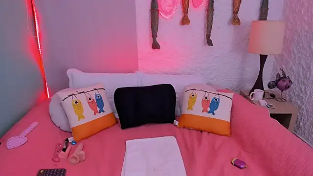 poisson ivy online show from March 19, 7:18 am