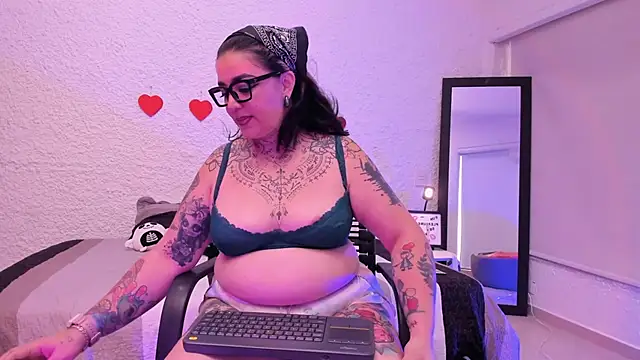 poisson ivy online show from September 10, 8:20 pm