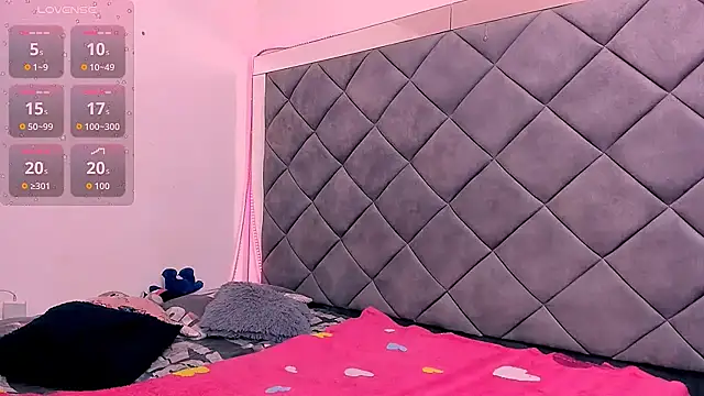 Nellyhills online show from November 26, 11:00 am