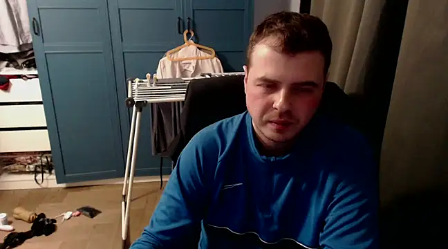 Snapshot of CuteMan33 chatting on February 21, 3:45 am CuteMan33 online show from February 21, 3:45 am