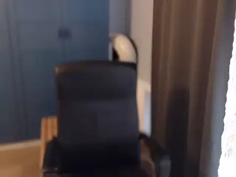 Snapshot of CuteMan33 chatting on November 1, 1:46 pm CuteMan33 online show from November 1, 1:46 pm