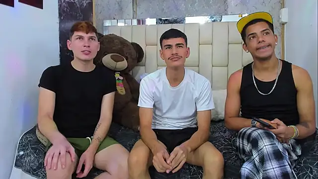 Snapshot of Bi_Latin_Boys1 chatting on December 12, 8:53 pm Bi Latin Boys1 online show from December 12, 8:53 pm