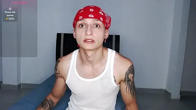 arthurphoenix  online show from December 19, 2:56 am