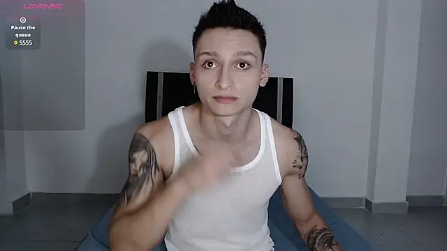 Snapshot of arthurphoenix_ chatting on December 20, 8:06 am arthurphoenix online show from December 20, 8:06 am