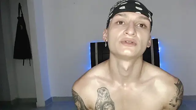 arthurphoenix  online show from December 21, 10:28 am