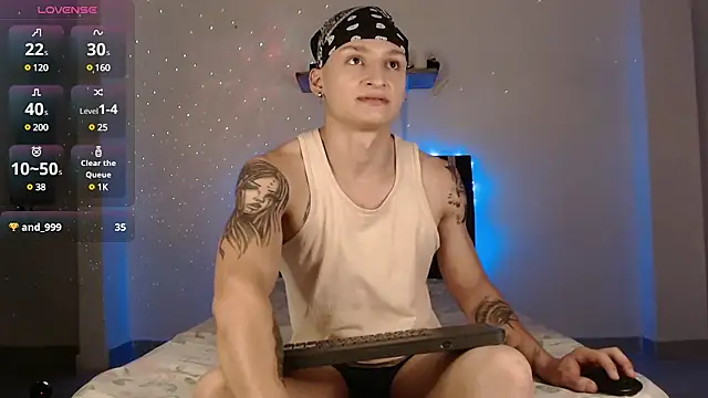 Snapshot of arthurphoenix_ chatting on December 31, 5:44 am arthurphoenix online show from December 31, 5:44 am