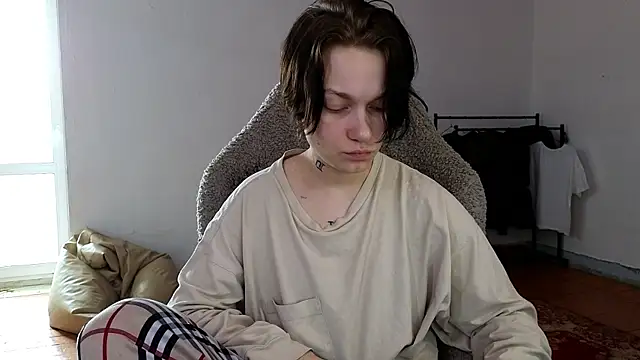 esajukyy online show from May 16, 5:04 am