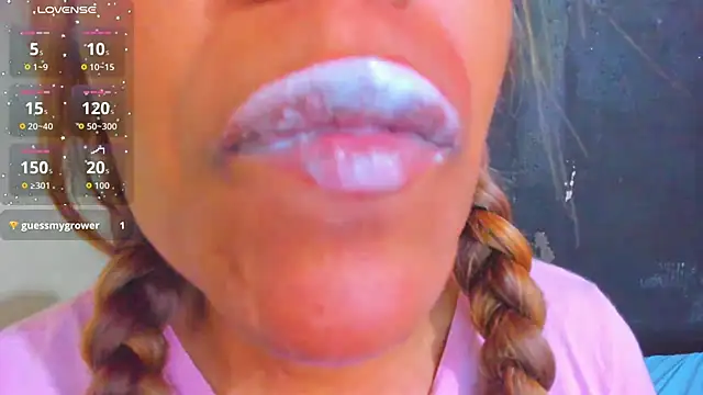 KamariaFyre online show from November 29, 3:20 am