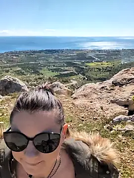 Samira-Summer online show from February 22, 10:25 am