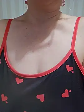 andreasara38 online show from July 4, 9:10 pm
