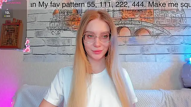 Snapshot of AliceMilman chatting on February 7, 10:19 am AliceMilman online show from February 7, 10:19 am