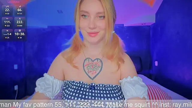 Snapshot of AliceMilman chatting on November 1, 10:28 am AliceMilman online show from November 1, 10:28 am