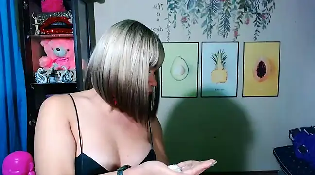 Snapshot of MS_SexCumEducation_TS chatting on February 27, 9:43 am MS SexCumEducation TS online show from February 27, 9:43 am