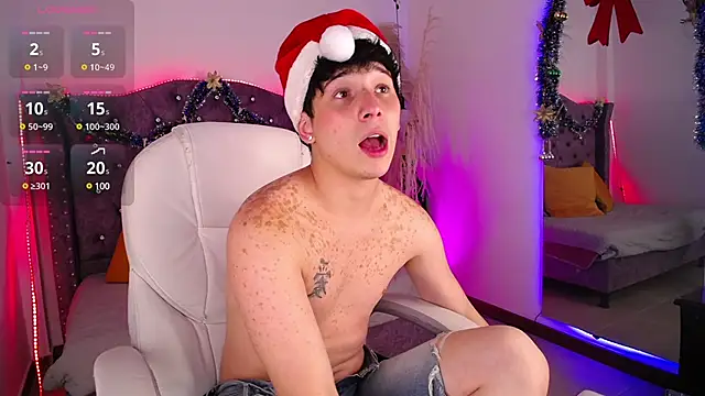 Snapshot of JustinMiller__ chatting on December 20, 5:36 am JustinMiller online show from December 20, 5:36 am