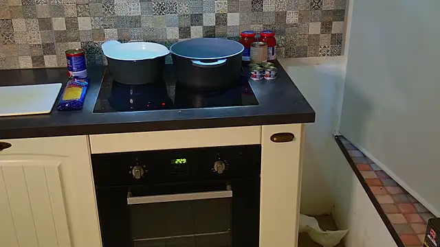 Aleniia10 online show from February 5, 4:44 pm