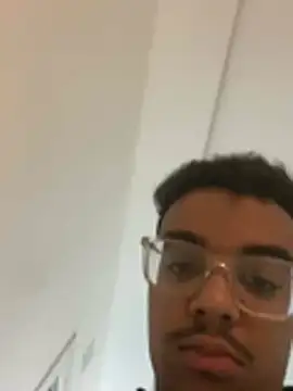 Lahcene online show from March 2, 8:59 pm