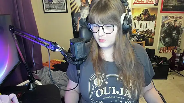 HannahCastle96 online show from October 6, 12:19 am