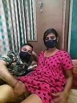 Snapshot of sweety_telugu_couple2027 chatting on February 6, 7:24 am sweety telugu couple2027 online show from February 6, 7:24 am