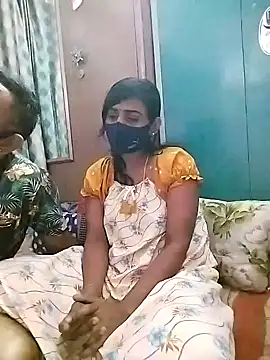 Snapshot of sweety_telugu_couple2027 chatting on February 10, 4:19 am sweety telugu couple2027 online show from February 10, 4:19 am