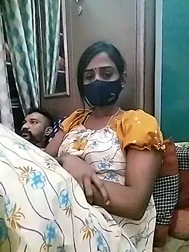 Snapshot of sweety_telugu_couple2027 chatting on February 12, 7:24 pm sweety telugu couple2027 online show from February 12, 7:24 pm