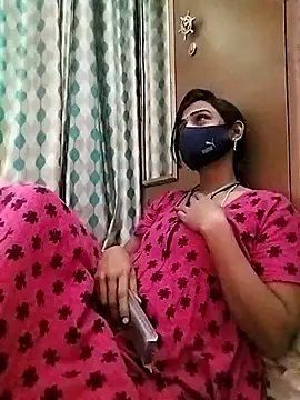 Snapshot of sweety_telugu_couple2027 chatting on February 15, 12:43 pm sweety telugu couple2027 online show from February 15, 12:43 pm