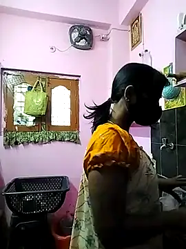 Snapshot of sweety_telugu_couple2027 chatting on February 16, 8:32 am sweety telugu couple2027 online show from February 16, 8:32 am