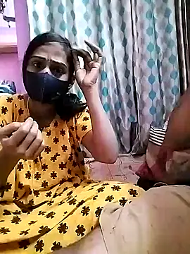 Snapshot of sweety_telugu_couple2027 chatting on February 17, 3:58 am sweety telugu couple2027 online show from February 17, 3:58 am