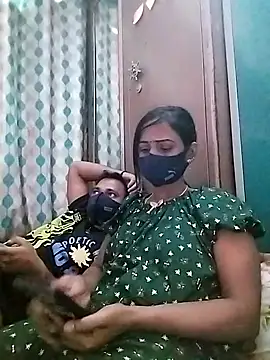 Snapshot of sweety_telugu_couple2027 chatting on February 18, 4:04 am sweety telugu couple2027 online show from February 18, 4:04 am