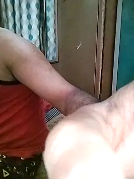 Snapshot of sweety_telugu_couple2027 chatting on February 19, 8:01 am sweety telugu couple2027 online show from February 19, 8:01 am