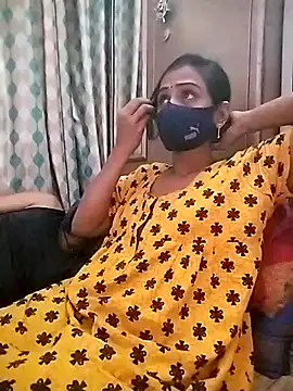 Snapshot of sweety_telugu_couple2027 chatting on February 20, 10:05 am sweety telugu couple2027 online show from February 20, 10:05 am