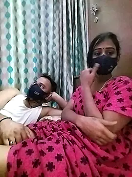 Snapshot of sweety_telugu_couple2027 chatting on February 22, 4:29 am sweety telugu couple2027 online show from February 22, 4:29 am