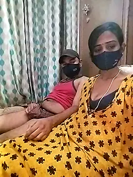 Snapshot of sweety_telugu_couple2027 chatting on February 23, 3:13 am sweety telugu couple2027 online show from February 23, 3:13 am