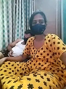 Snapshot of sweety_telugu_couple2027 chatting on February 23, 3:29 pm sweety telugu couple2027 online show from February 23, 3:29 pm