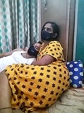 Snapshot of sweety_telugu_couple2027 chatting on February 23, 6:56 pm sweety telugu couple2027 online show from February 23, 6:56 pm