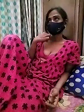 Snapshot of sweety_telugu_couple2027 chatting on February 25, 8:14 am sweety telugu couple2027 online show from February 25, 8:14 am