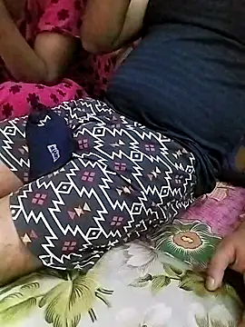 Snapshot of sweety_telugu_couple2027 chatting on February 25, 7:03 pm sweety telugu couple2027 online show from February 25, 7:03 pm