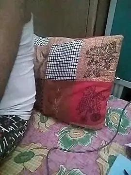 Snapshot of sweety_telugu_couple2027 chatting on March 6, 6:52 am sweety telugu couple2027 online show from March 6, 6:52 am