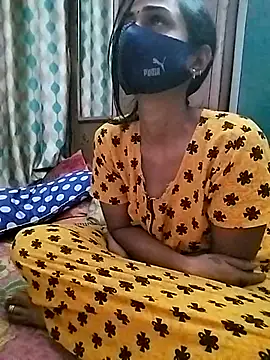 Snapshot of sweety_telugu_couple2027 chatting on March 6, 8:27 pm sweety telugu couple2027 online show from March 6, 8:27 pm