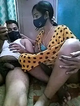 Snapshot of sweety_telugu_couple2027 chatting on March 8, 6:37 pm sweety telugu couple2027 online show from March 8, 6:37 pm