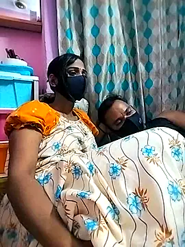 Snapshot of sweety_telugu_couple2027 chatting on March 17, 5:38 pm sweety telugu couple2027 online show from March 17, 5:38 pm