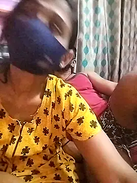 Snapshot of sweety_telugu_couple2027 chatting on March 19, 4:02 pm sweety telugu couple2027 online show from March 19, 4:02 pm