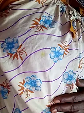 Snapshot of sweety_telugu_couple2027 chatting on September 21, 7:15 pm sweety telugu couple2027 online show from September 21, 7:15 pm